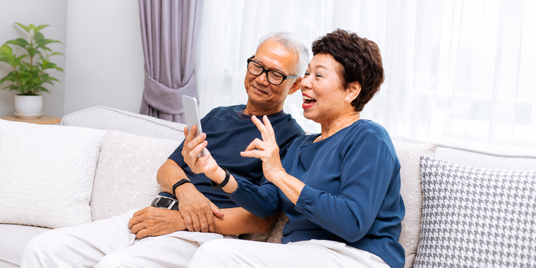 Singtel senior mobile plans for SIM Only, easy setup and daily use  